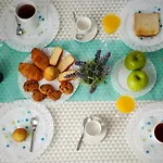 Sildavia VUT con Parking y Desayuno Continental