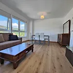 Chalet Con Wifi , Ps4 , Garaje, 5 Dormitorios, 3 Banos, Santiago De Compostela