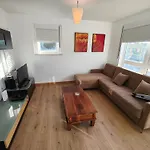 Chalet Con Wifi , Ps4 , Garaje, 5 Dormitorios, 3 Banos, Santiago De Compostela