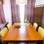 90 S Style Apartament