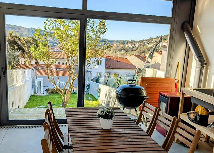 Casa Con Jardin Y Garaje En El Centro