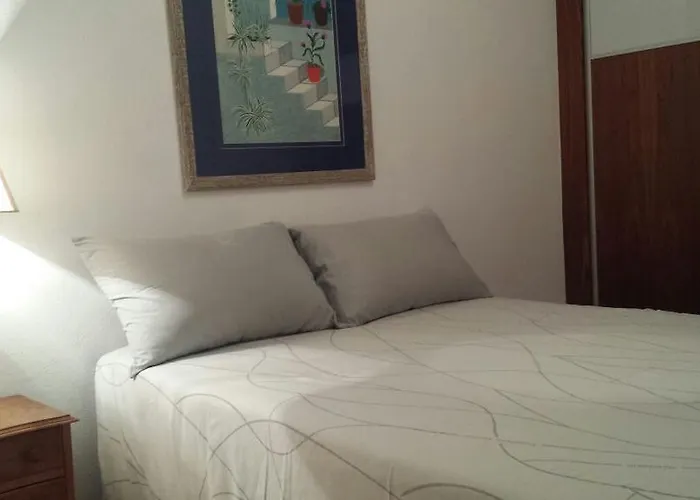 Piso De 3 Habitaciones, Con Garaje Incluido, A 1500 Metros De La Catedral
