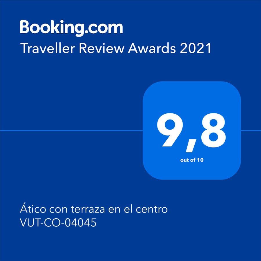 ático Con Terraza En El Centro Vut-co-04045 Apartamento