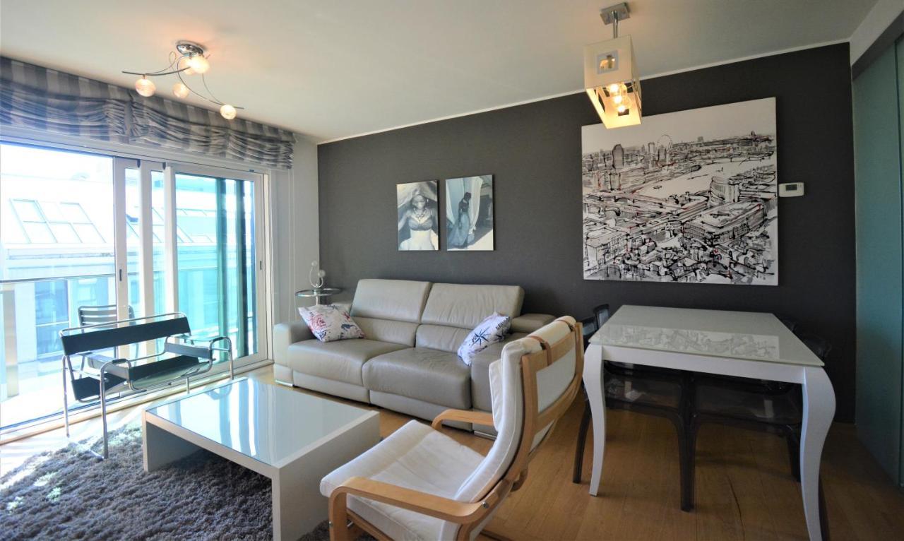 Impresionante Apartamento Con Piscina En *