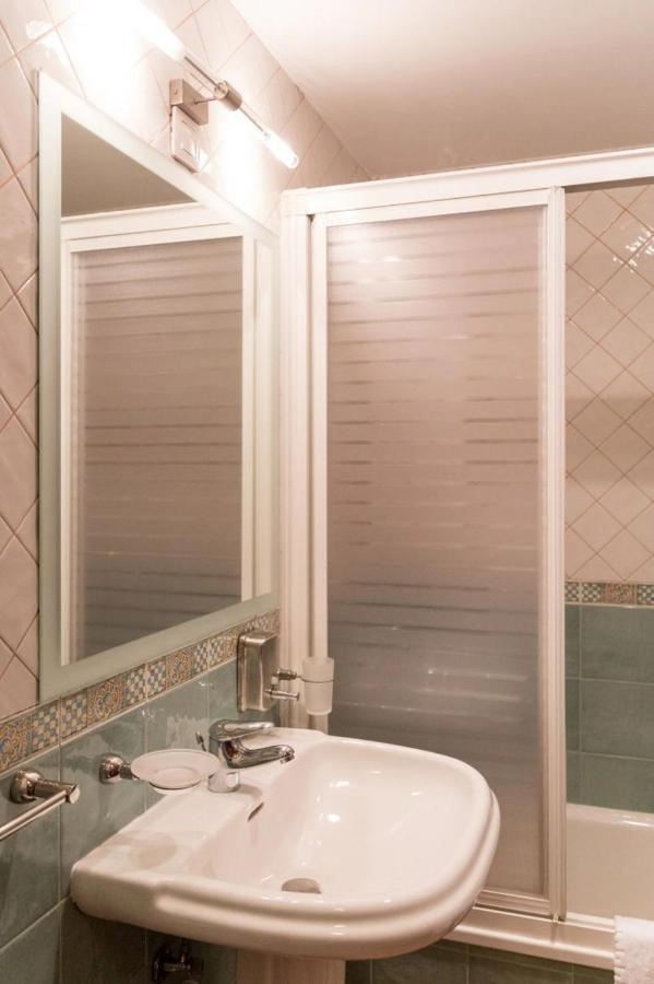 Apartamento Vivienda De Uso Turístico Casa Da Roisa *