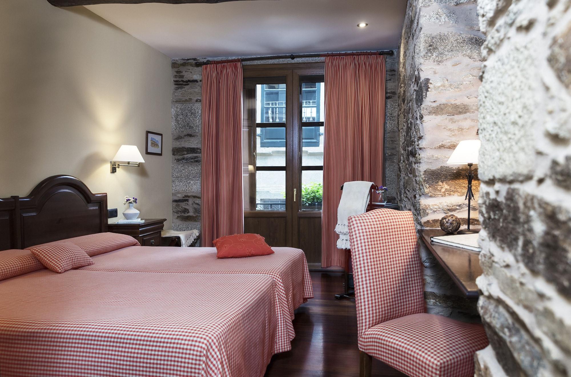 Rua Villar Hotel