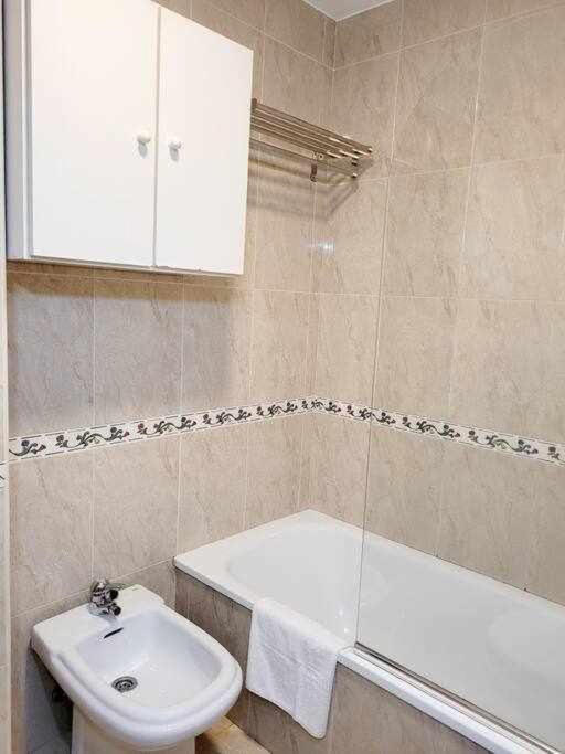 Piso Cerca De Centro Ocio As Cancelas Y Xunta Apartamento Santiago de Compostela