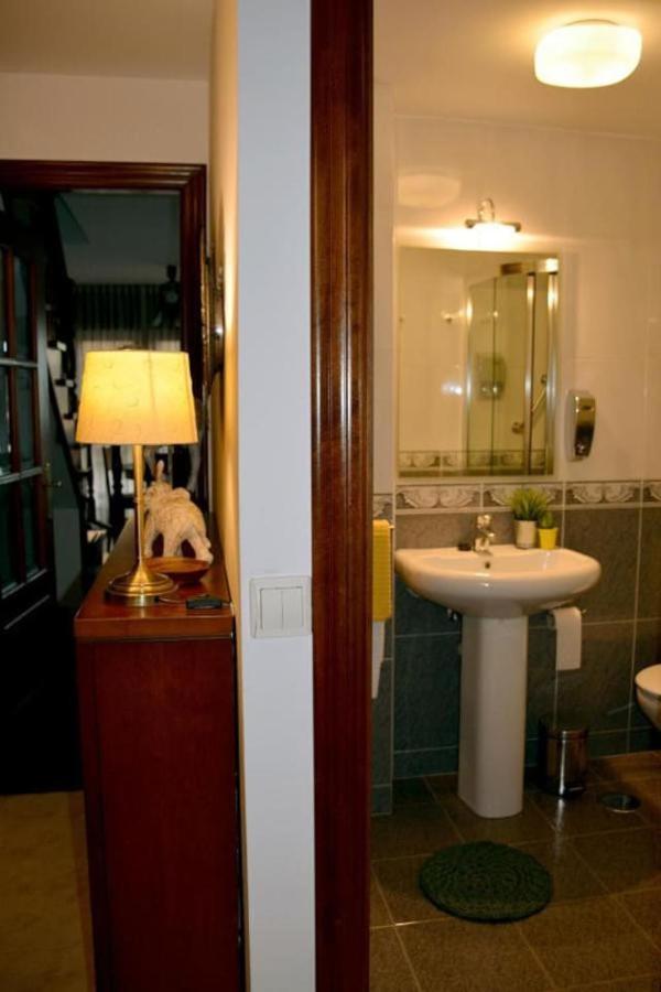 Apartment Hhc - Duplex Concheiros, 4 Bedrooms, 3 Bathroom, A 700m De La Catedral *