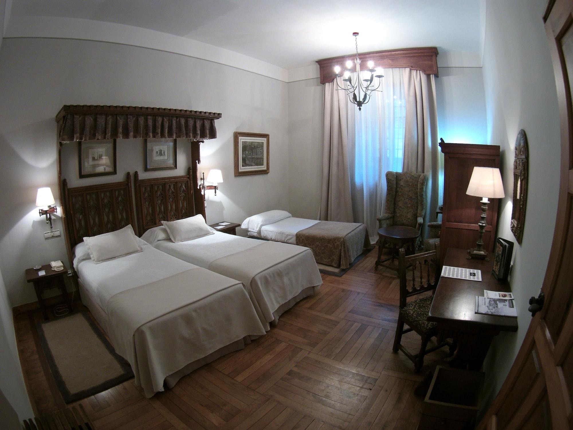 Hotel De Santiago - Reis Catolicos Santiago de Compostela