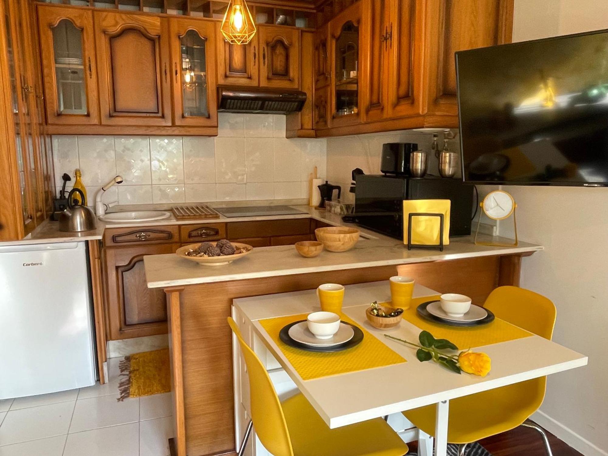 Apartment Yellow