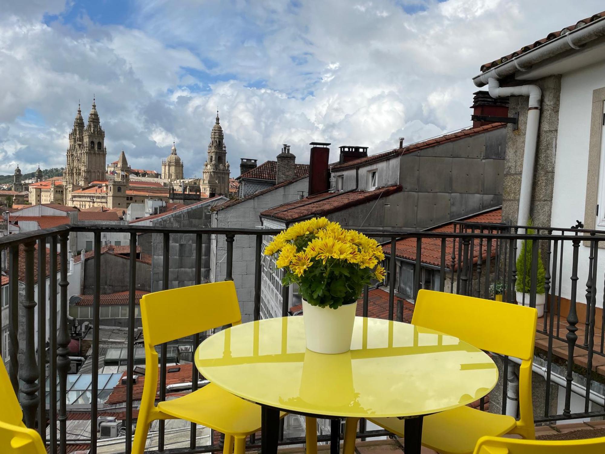 Yellow Apartment Santiago de Compostela