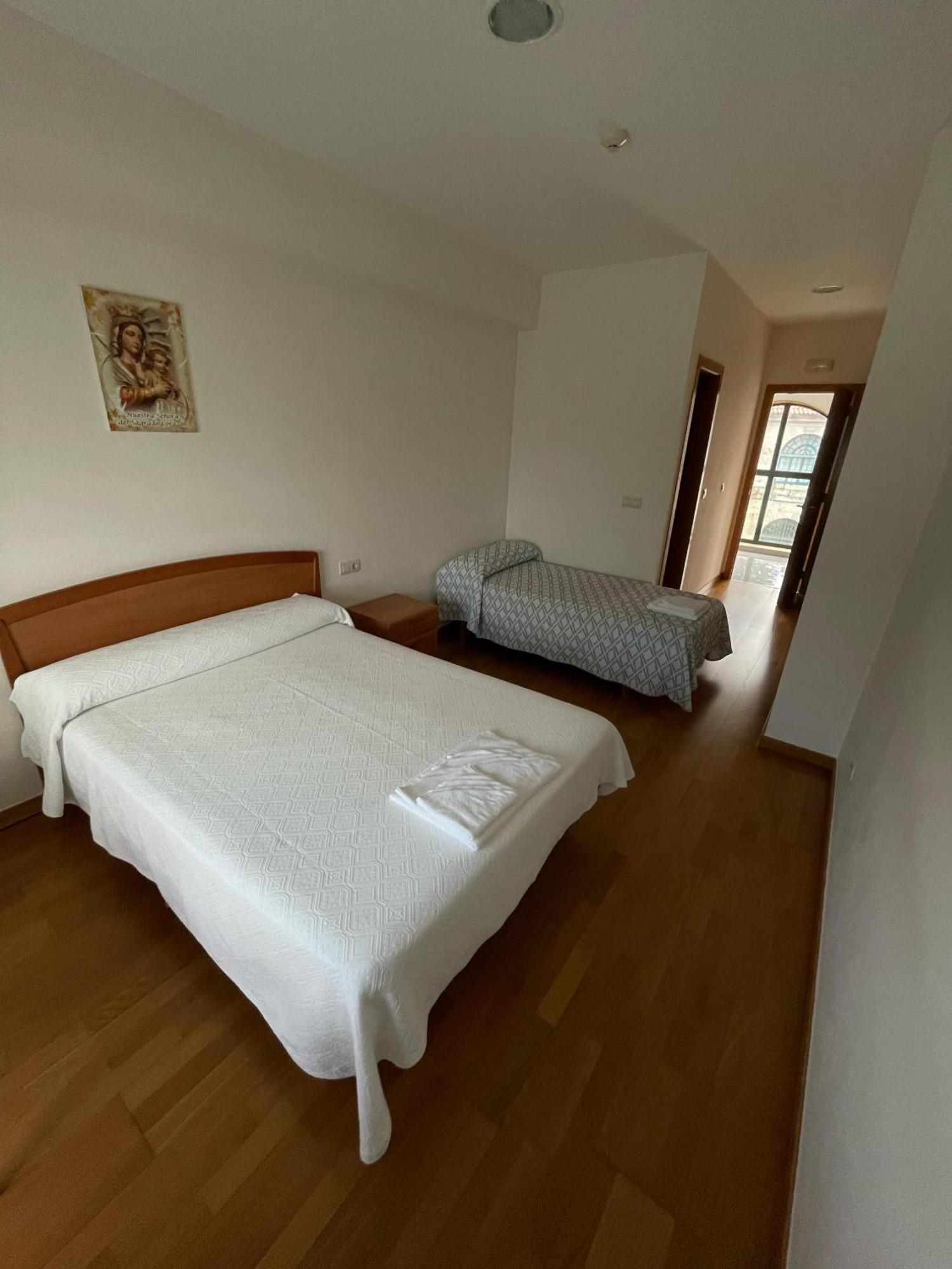 Pensión Casa Diocesana Via Lucis 2*