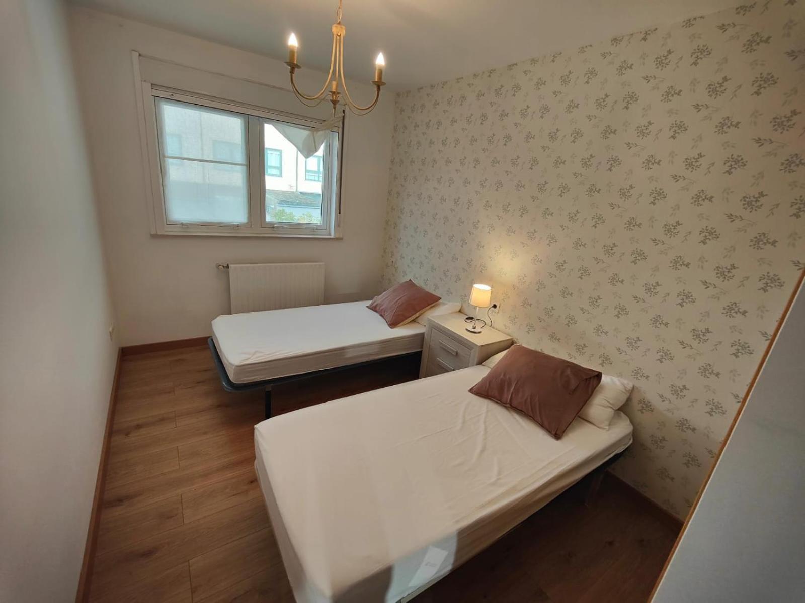 Сasa de vacaciones Con Wifi , Ps4 , Garaje, 5 Dormitorios, 3 Banos, *