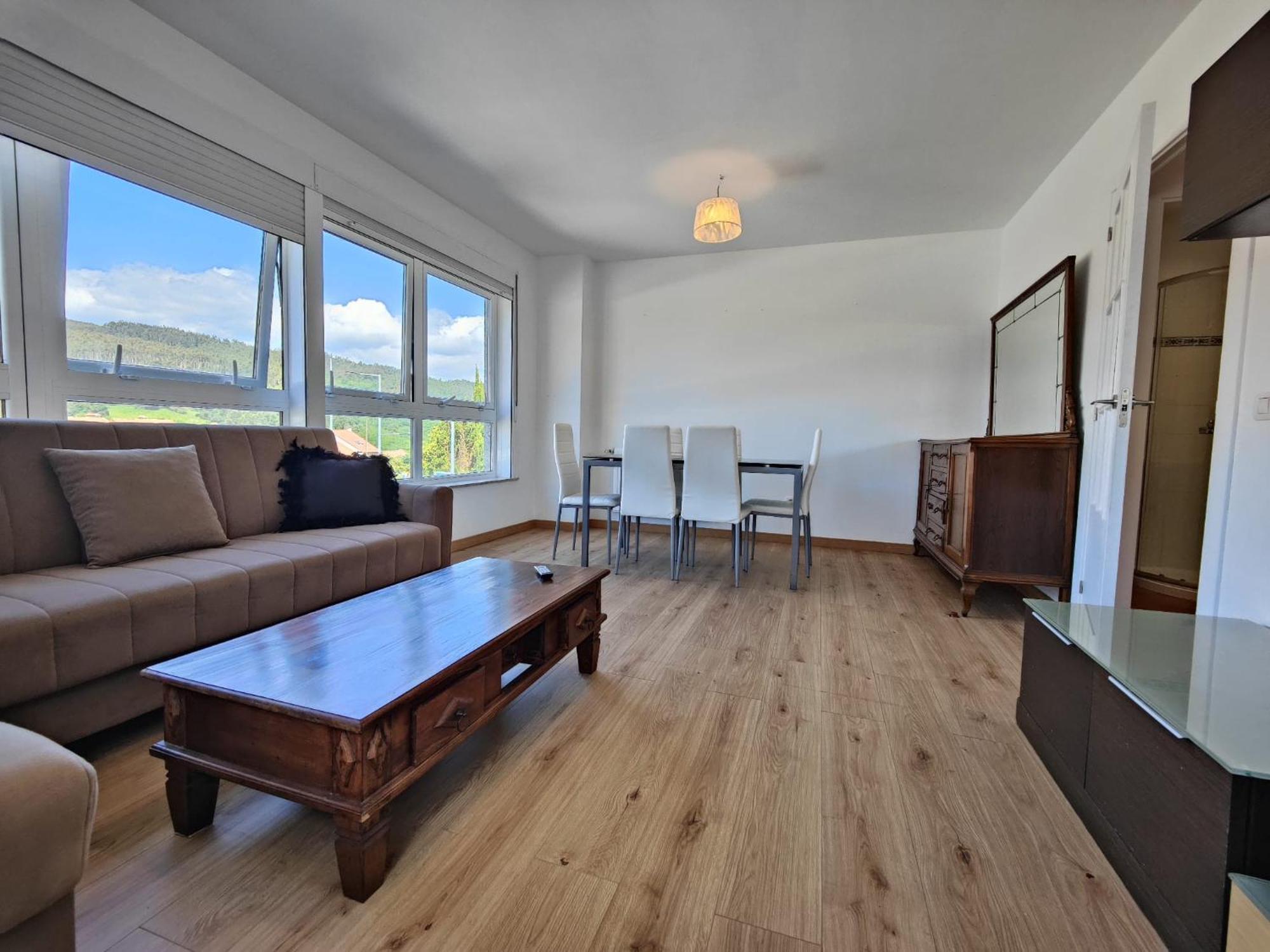 Con Wifi , Ps4 , Garaje, 5 Dormitorios, 3 Banos, * Santiago de Compostela
