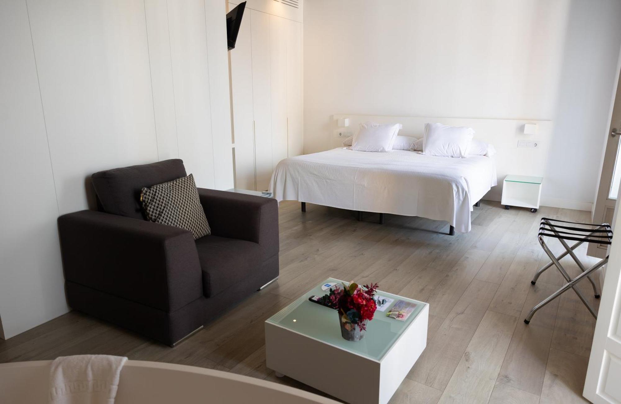Montes Hotel 2*