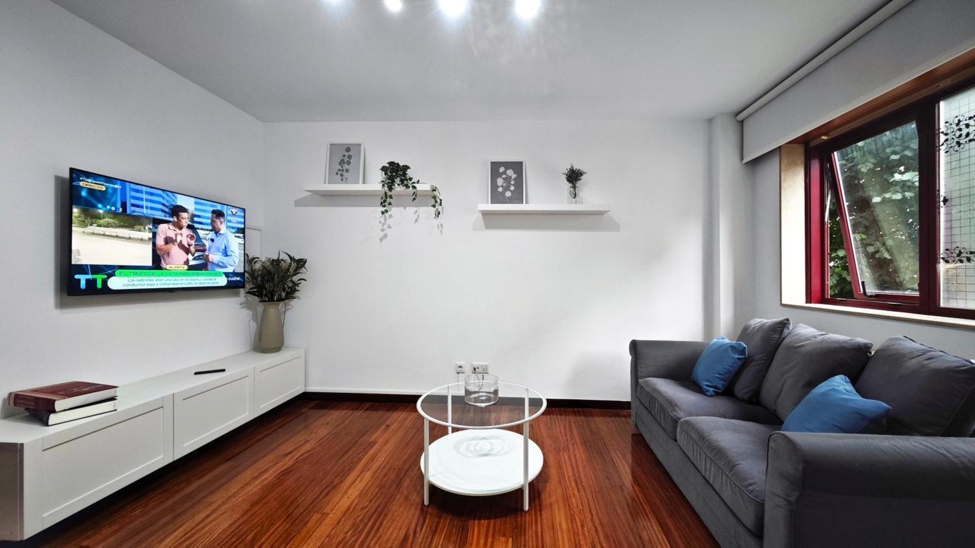 Apartamento Piso Centrico Con Amplia Terraza *