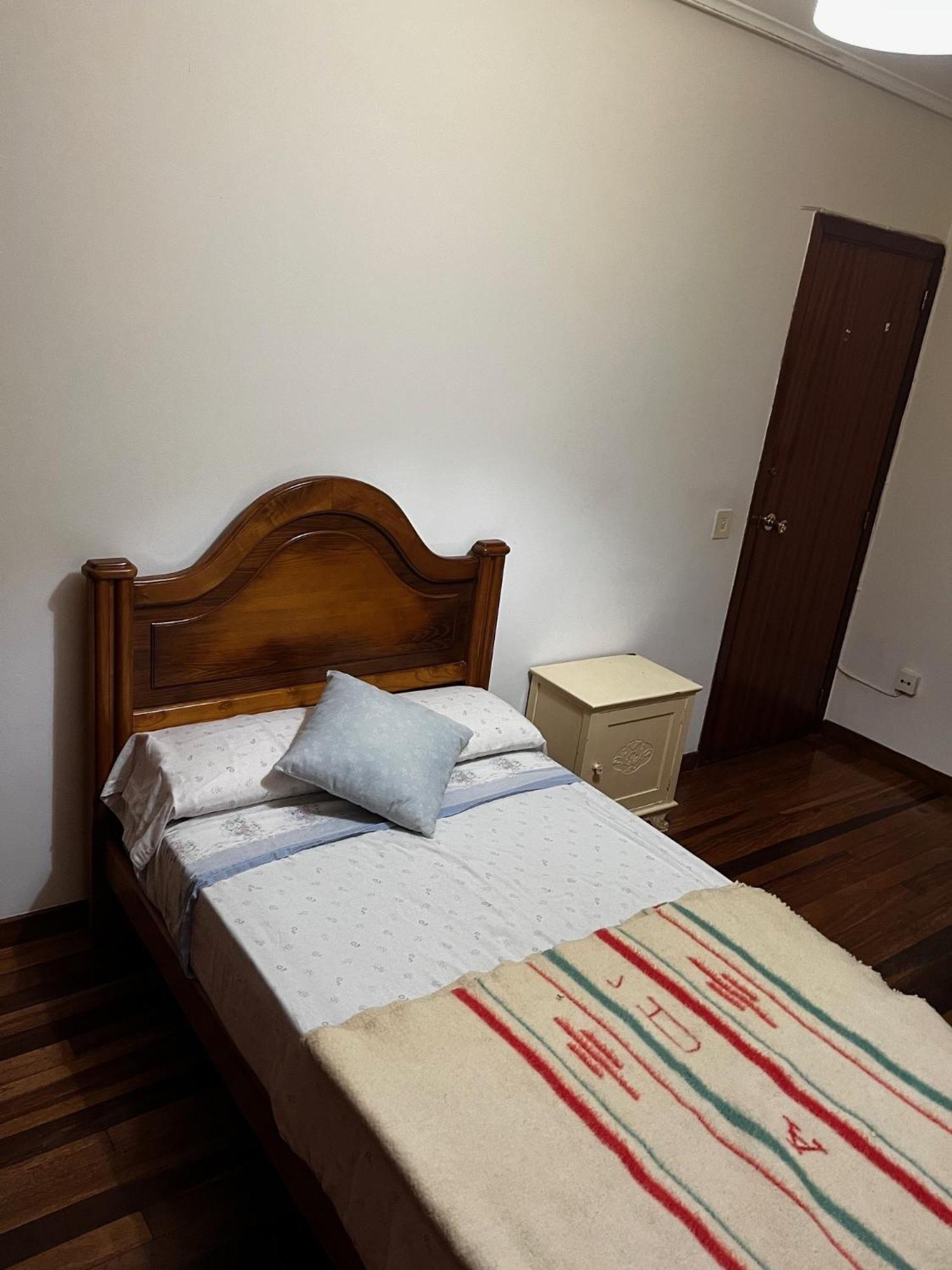 Habitación en casa particular Estacion De Autobuses Y Tren Santiago de Compostela