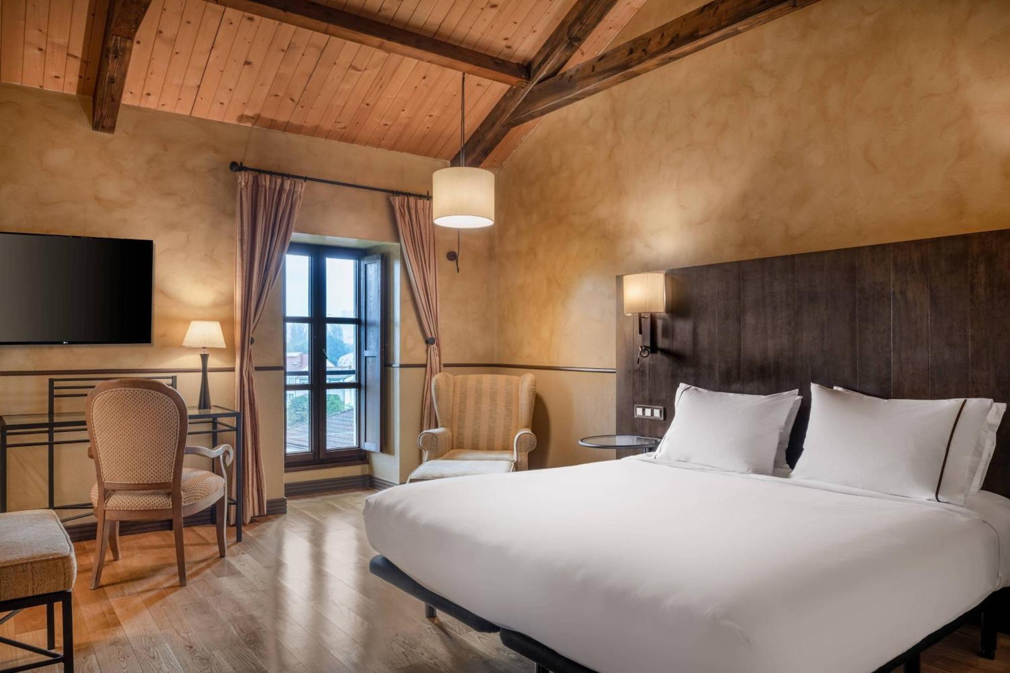 Palacio Del Carmen, Autograph Collection 5*