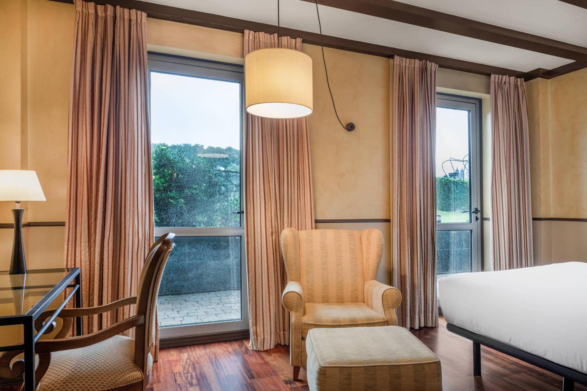 Palacio Del Carmen, Autograph Collection 5*