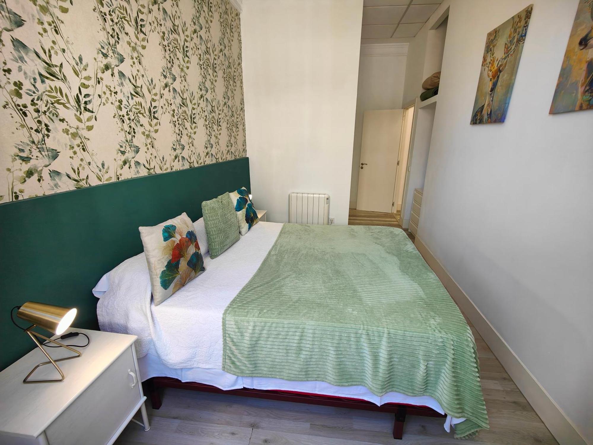 Rua Nova 28, 3 Dormitorios, Wifi, Ps4 Y Netflix, A 200m Catedral Apartment