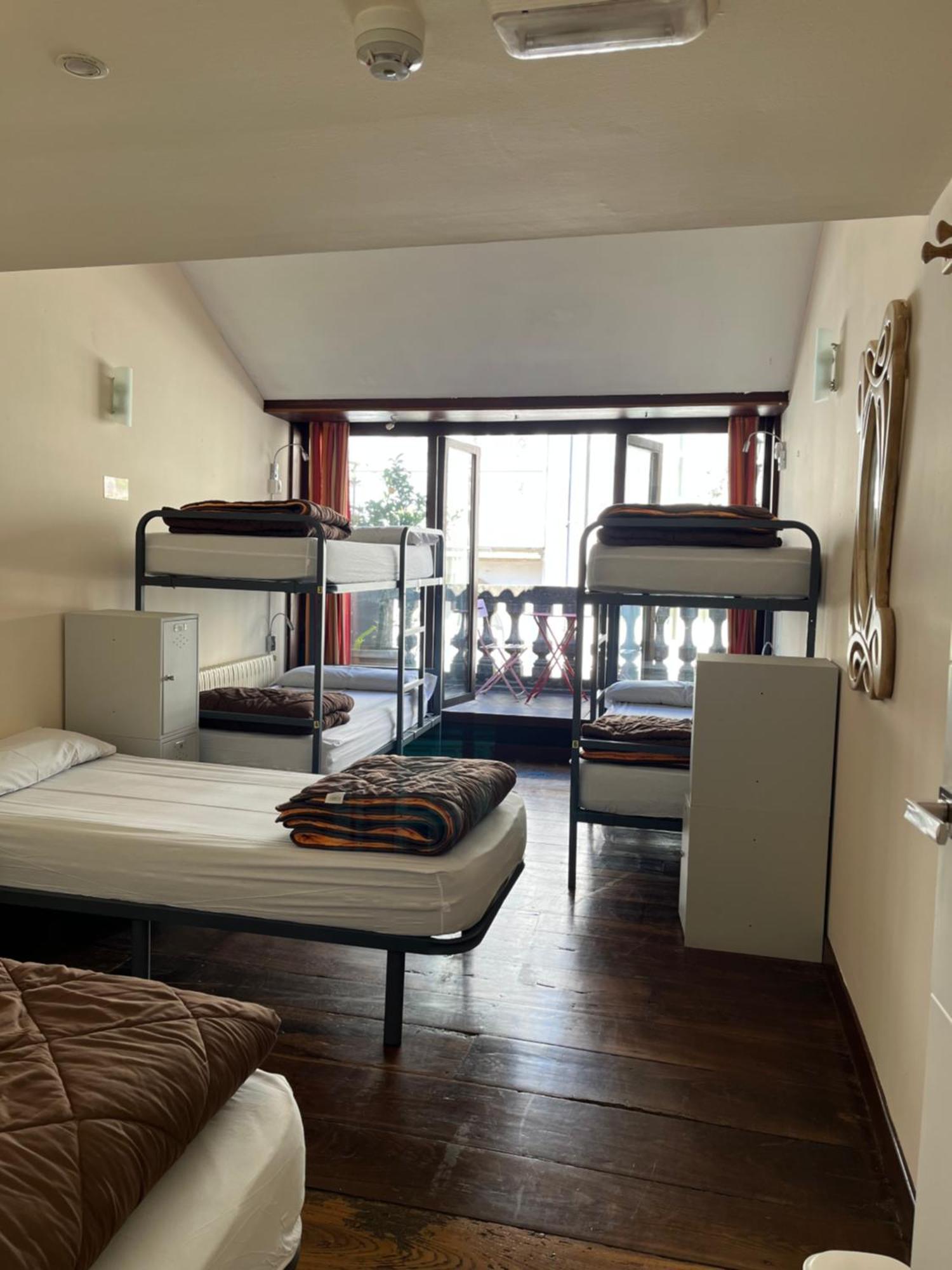 Hostel Azabache