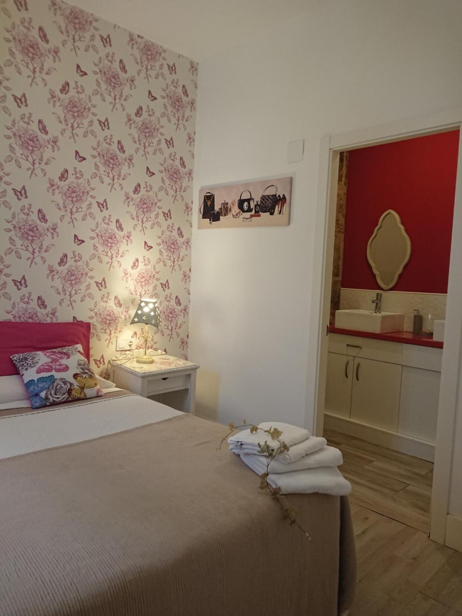 Rua Nova 28, 3 Dormitorios, Wifi, Ps4 Y Netflix, A 200m Catedral *