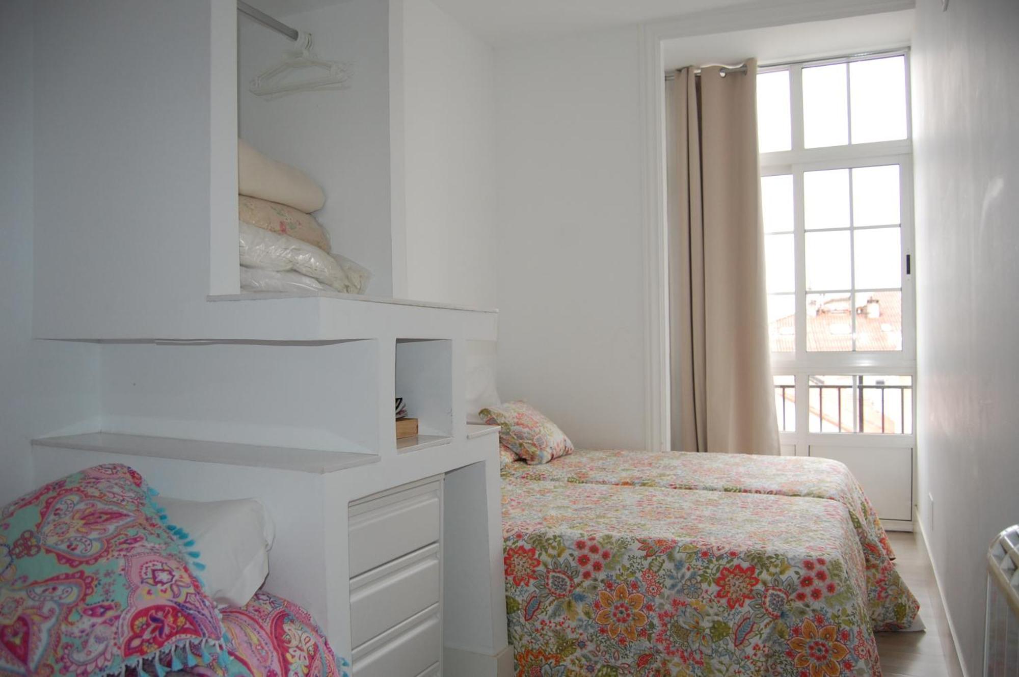Rua Nova 28, 3 Dormitorios, Wifi, Ps4 Y Netflix, A 200m Catedral