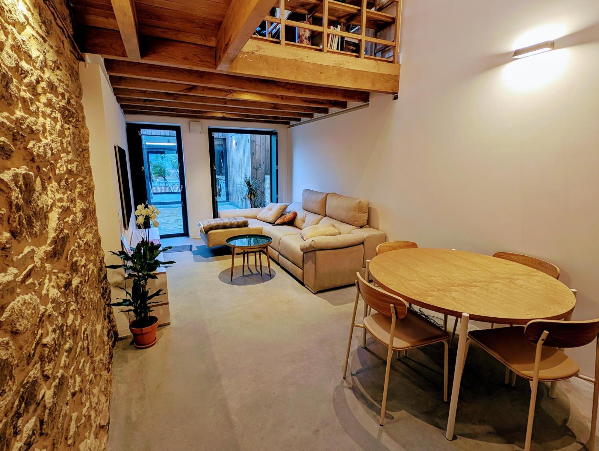 Casa Con Jardin Y Garaje En El Centro