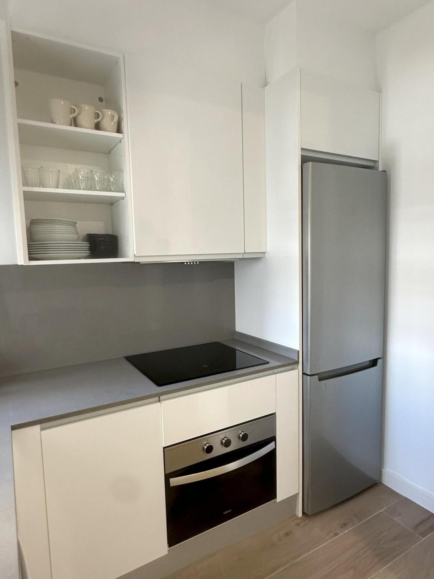 Edificio Brion 2º Izquierda Apartamento *
