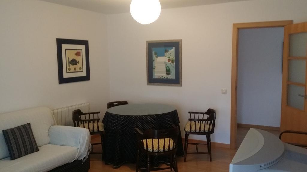 Piso De 3 Habitaciones, Con Garaje Incluido, A 1500 Metros De La Catedral Apartment *