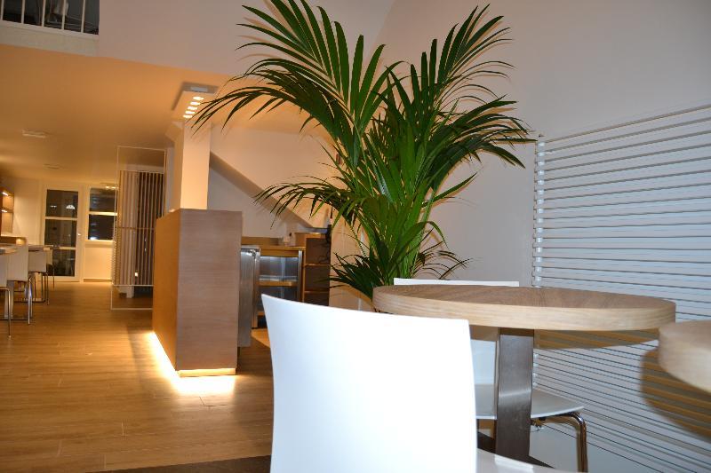 Denike Hotel