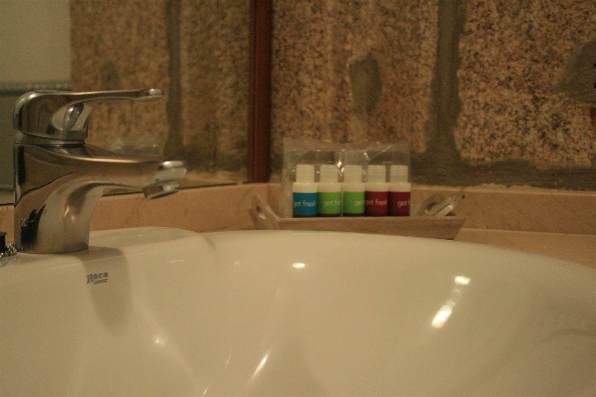 Real Hotel *