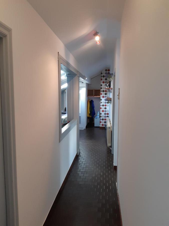Apartamento En Vivienda Unifamiliar, Con Plaza De Garaje Apartamento *